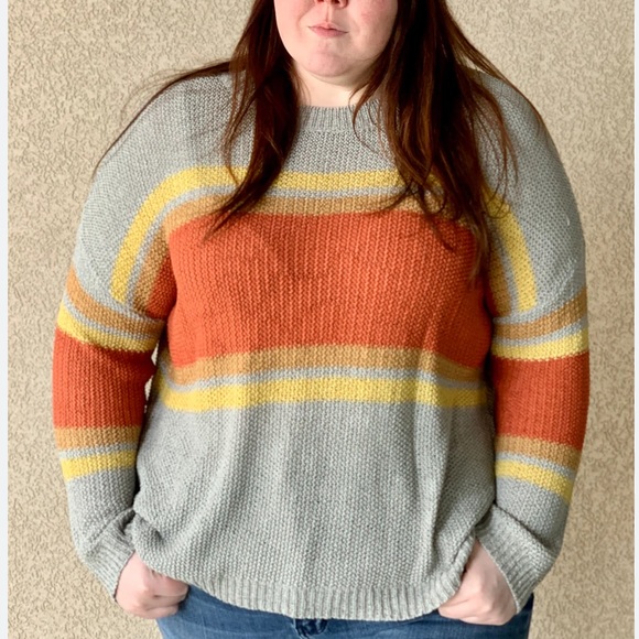 NWT Curves to Contour Sweater - Picture 2 of 4